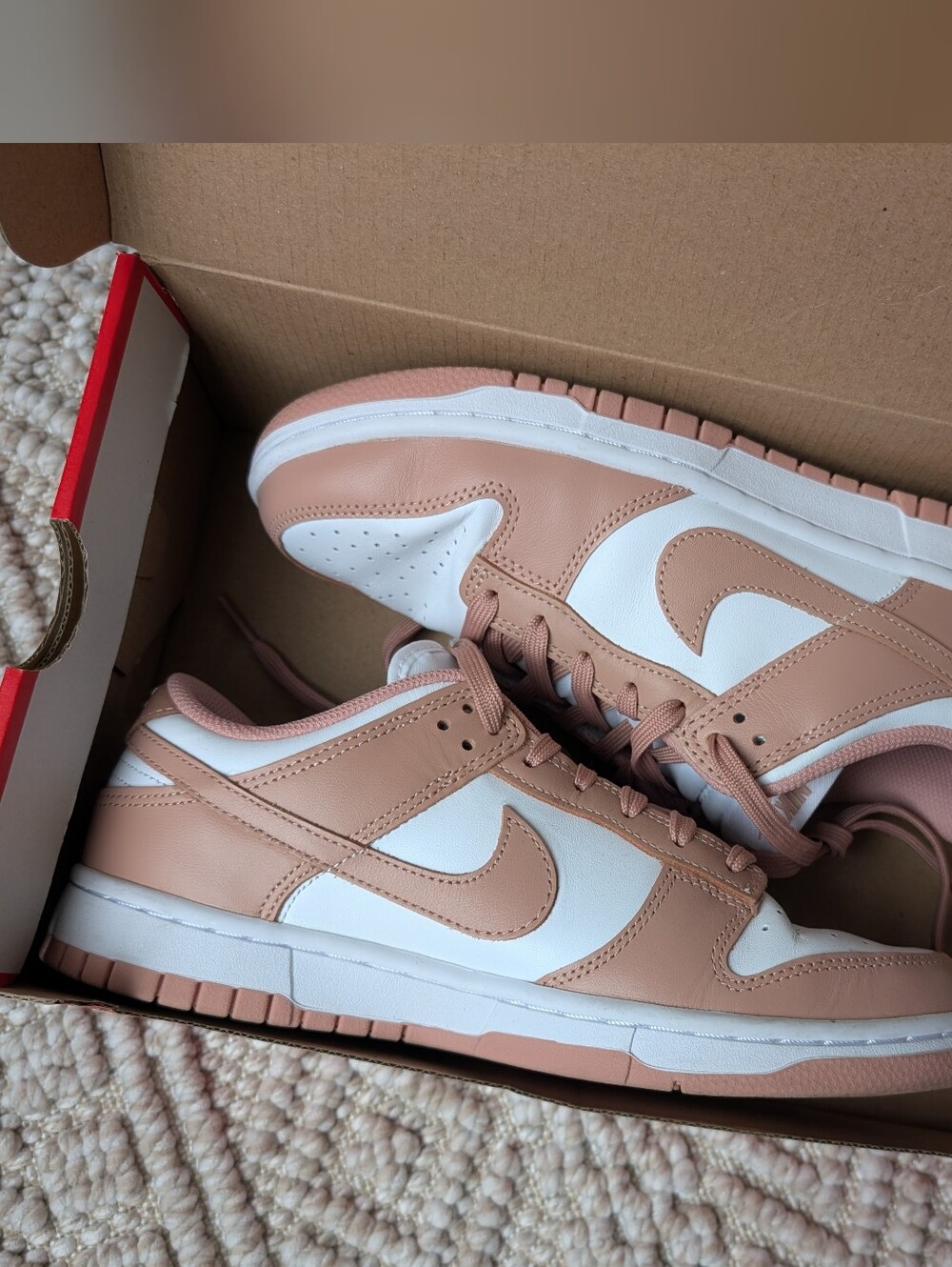 Nike Dunk Low - Picture 2 of 9